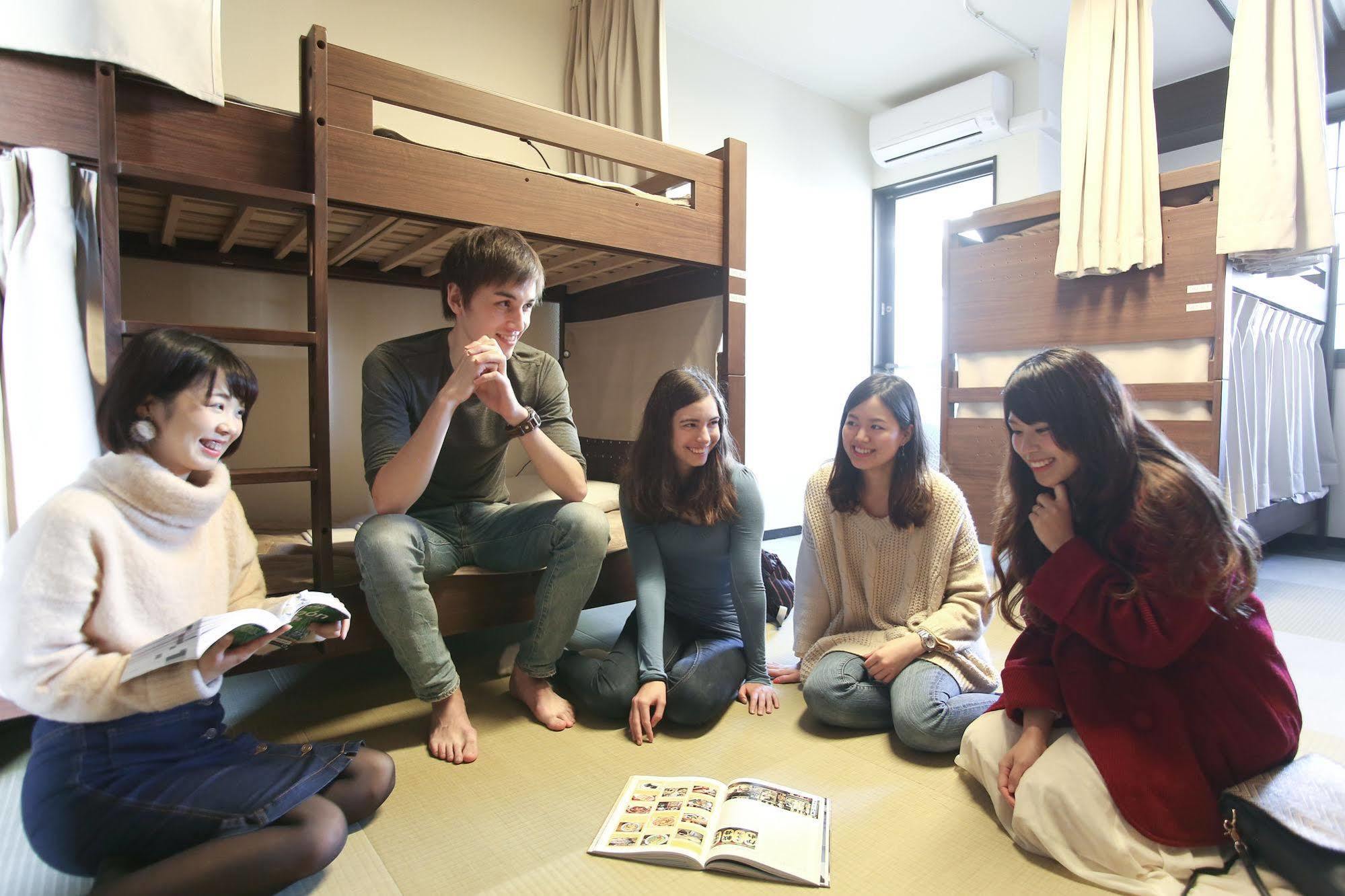 Space Hostel Токио Екстериор снимка