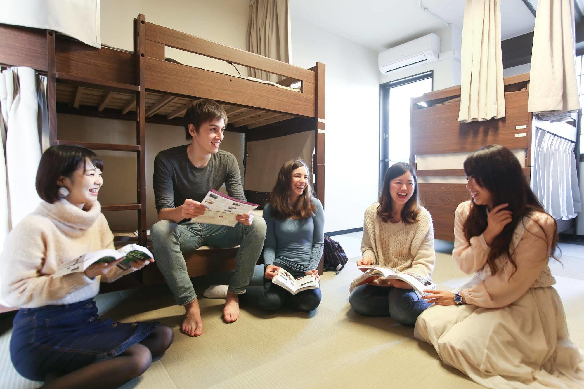 Space Hostel Токио Екстериор снимка