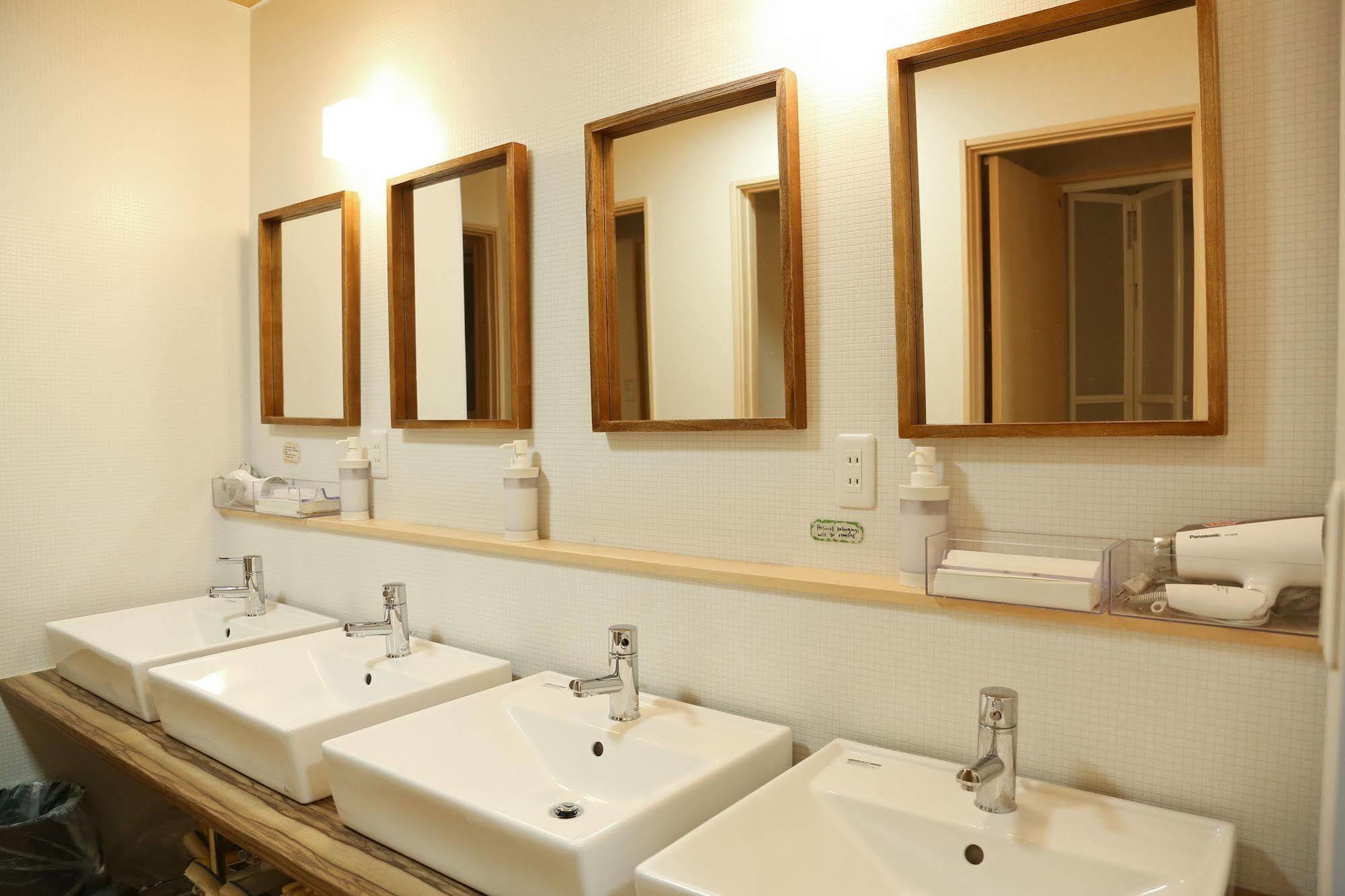 Space Hostel Токио Екстериор снимка